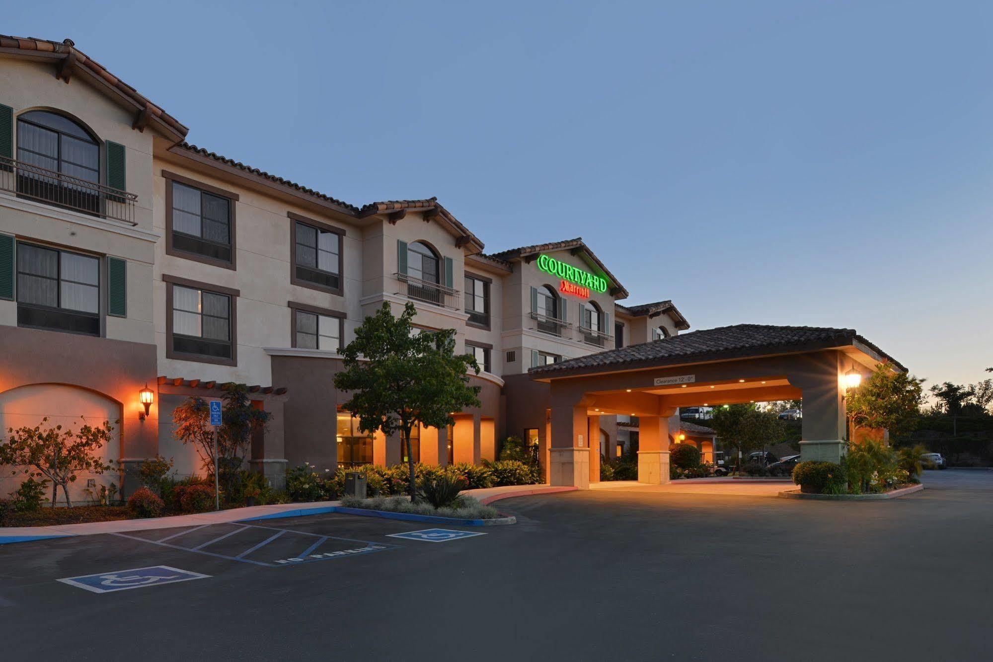 Courtyard Thousand Oaks Ventura County Hotel Exterior photo